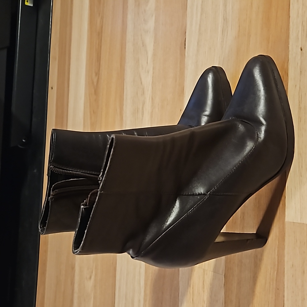 Steve Madden brown ankle boots